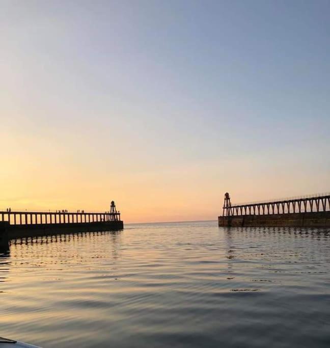 Seal, Comfortable Family Cottage วิทบี ภายนอก รูปภาพ