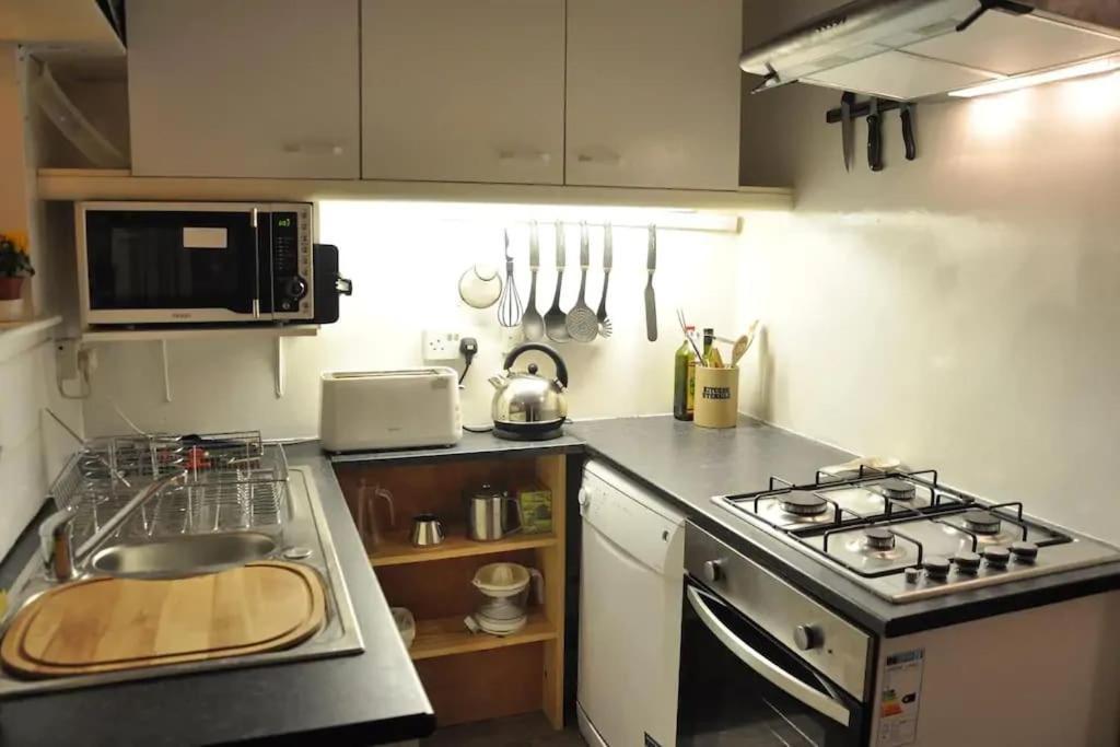 Seal, Comfortable Family Cottage วิทบี ภายนอก รูปภาพ